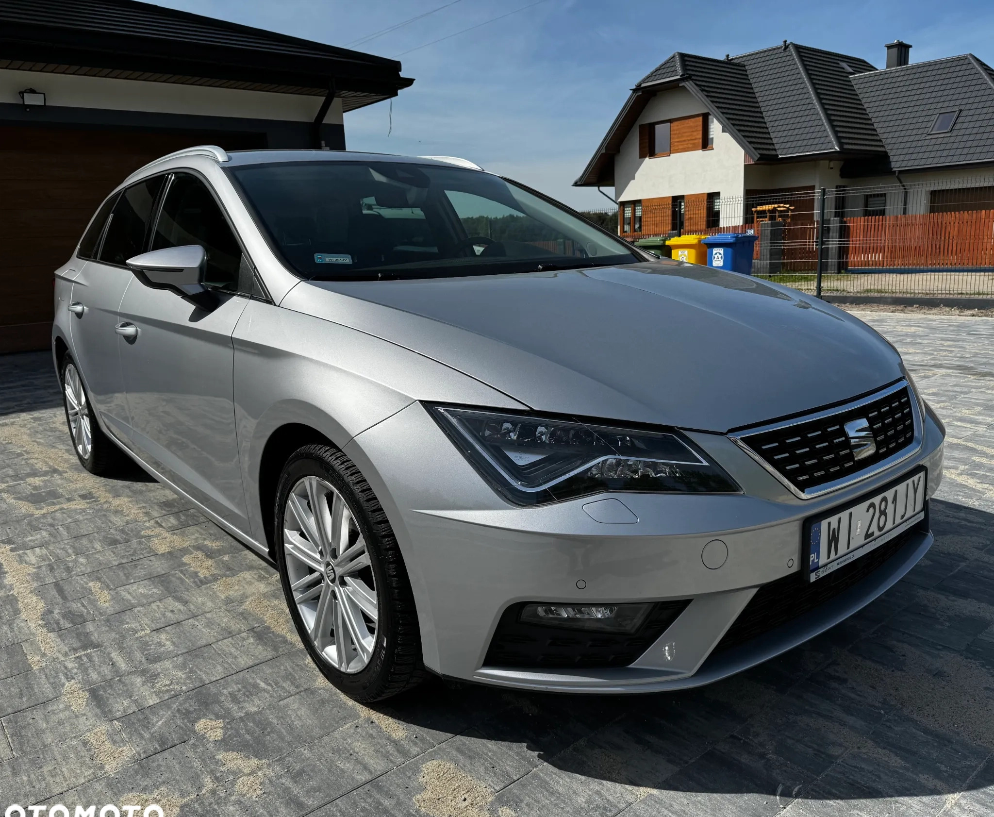 Seat Leon cena 64900 przebieg: 105800, rok produkcji 2019 z Szydłowiec małe 562